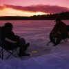 Pesca_en_hielo_en_el_Lago_McPhee_en_Saskatchewan_666107