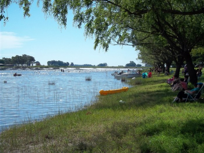 6228_528415047170725_749916345_n