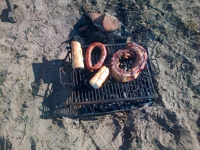 946704_370090199760432_1513838112_n