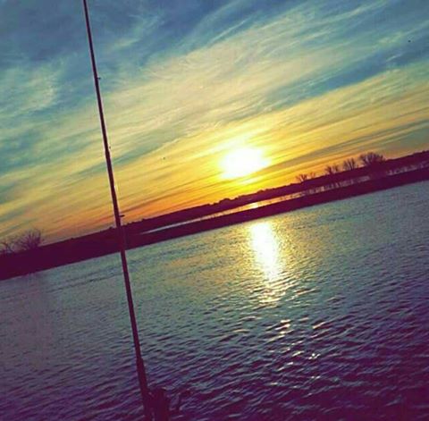 Pescando en Arrecifes, Baradero. Enviado por Elian Friesen